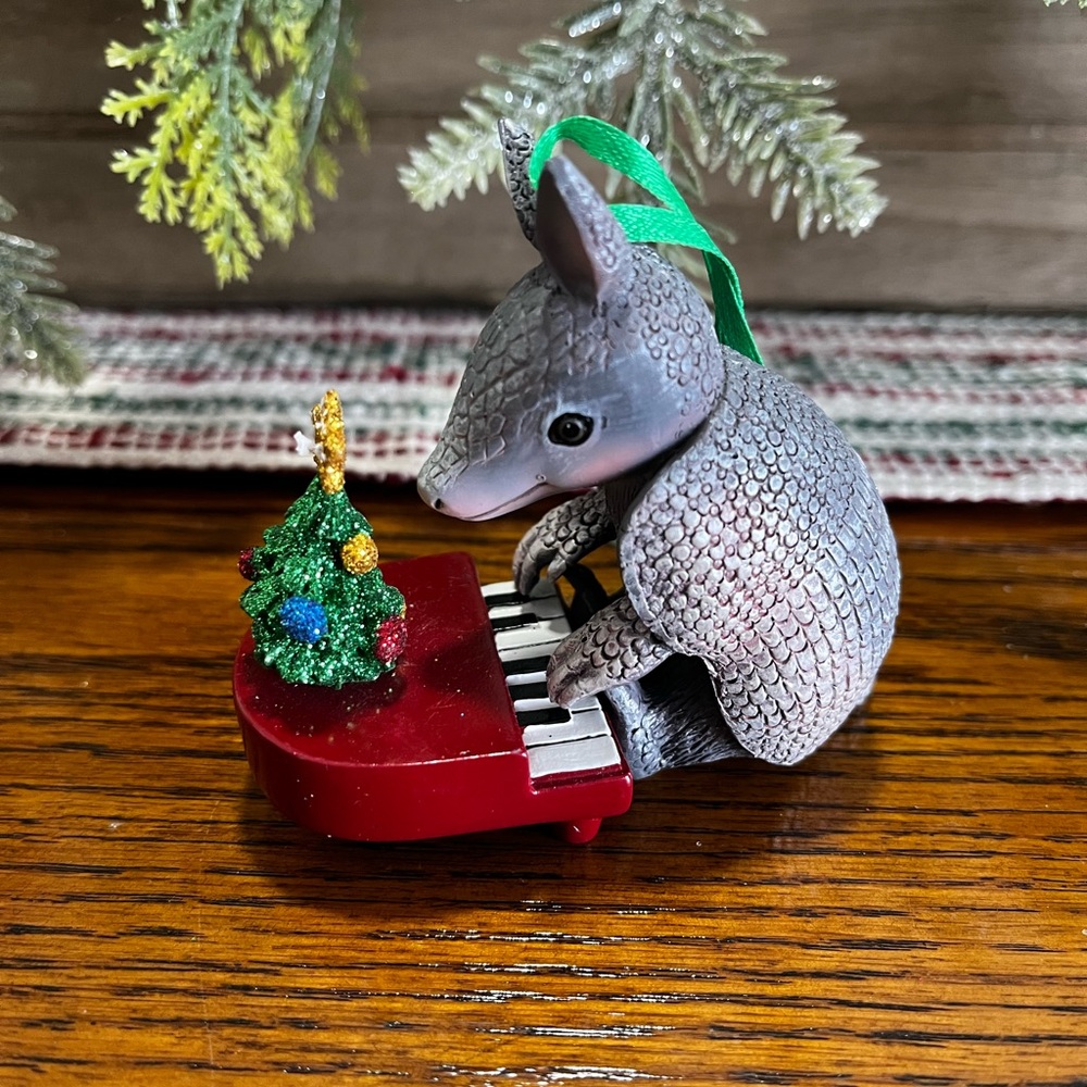 DANBURY‎ MINT BABY ARMADILLO Baby Animals Collection CHRISTMAS ORNAMENT